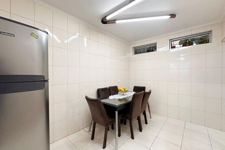 Casa à venda com 237m², 3 quartos e 5 vagas Casa à venda com 237m², 3 quartos e 5 vagasCopa
