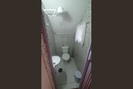 Casa à venda com 100m², 2 quartos e 2 vagas Casa à venda com 100m², 2 quartos e 2 vagasBanheiro