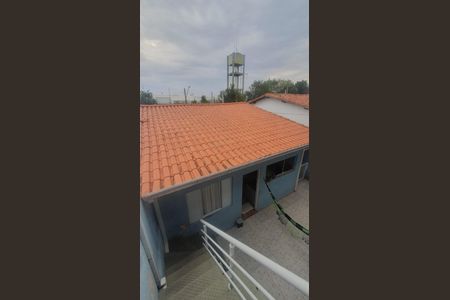 Casa à venda com 100m², 2 quartos e 2 vagas Casa à venda com 100m², 2 quartos e 2 vagasÁrea externa