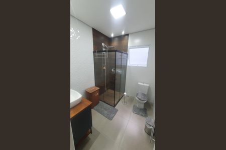 Casa à venda com 100m², 2 quartos e 2 vagas Casa à venda com 100m², 2 quartos e 2 vagasBanheiro