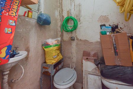 Banheiro 2 de casa à venda com 1 quarto, 300m² em Parque Grajau, São Paulo
