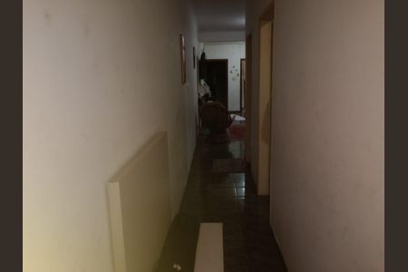 Casa à venda com 231m², 3 quartos e 4 vagas Casa à venda com 231m², 3 quartos e 4 vagasCORREDOR INTERNO