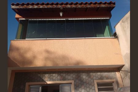 Casa à venda com 231m², 3 quartos e 4 vagas Casa à venda com 231m², 3 quartos e 4 vagasAREA EXTERNA