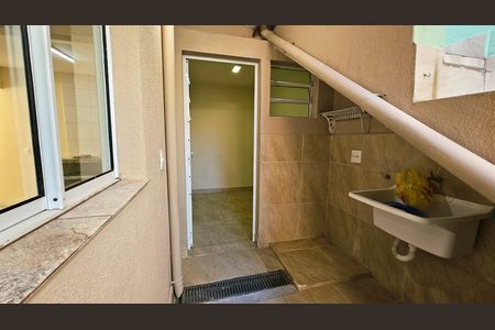 Casa para alugar com 90m², 2 quartos e 2 vagas