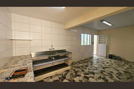 Casa para alugar com 90m², 2 quartos e 2 vagas