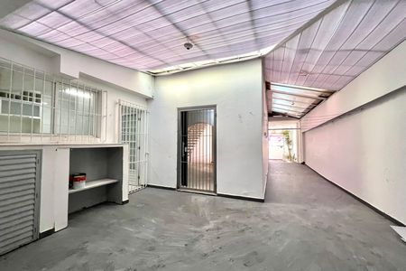 Casa para alugar com 240m², 3 quartos e 2 vagas Casa para alugar com 240m², 3 quartos e 2 vagasQuintal