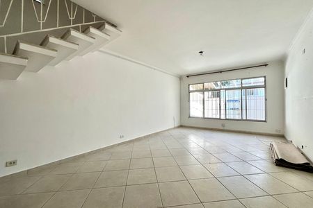Casa para alugar com 240m², 3 quartos e 2 vagas Casa para alugar com 240m², 3 quartos e 2 vagasSala