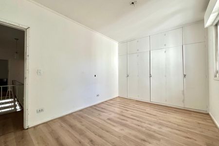 Casa para alugar com 240m², 3 quartos e 2 vagas Casa para alugar com 240m², 3 quartos e 2 vagasSuite