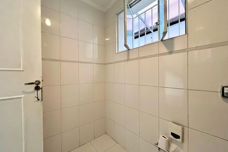 Lavabo de casa para alugar com 3 quartos, 240m² em Vila Alexandria, São Paulo