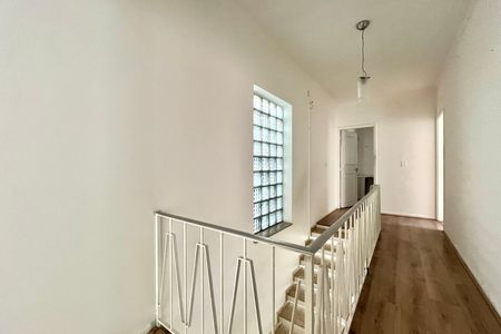 Casa para alugar com 240m², 3 quartos e 2 vagas Casa para alugar com 240m², 3 quartos e 2 vagasCorredor