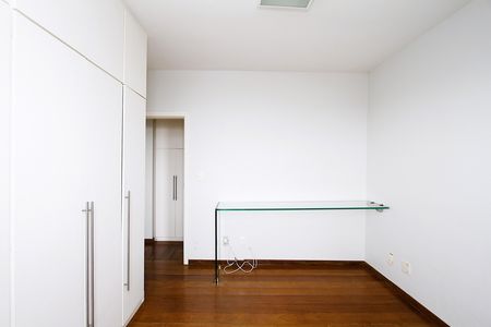 Apartamento para alugar com 140m², 3 quartos e 2 vagasQuarto 2