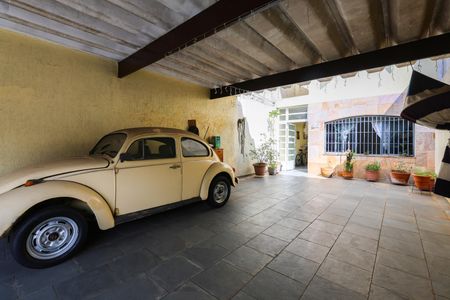 Garagem de casa à venda com 4 quartos, 167m² em Vila Sonia, São Paulo