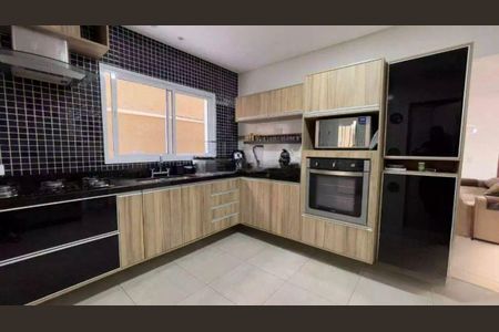 Casa à venda com 3 quartos, 224m² em Parque Sinai, Santana de Parnaíba