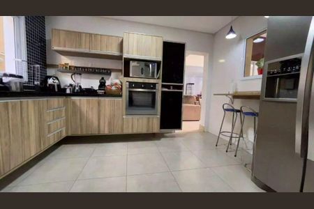 Casa à venda com 3 quartos, 224m² em Parque Sinai, Santana de Parnaíba