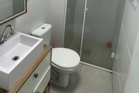 Banheiro de apartamento à venda com 2 quartos, 65m² em Santa Rosa de Lima, Porto Alegre