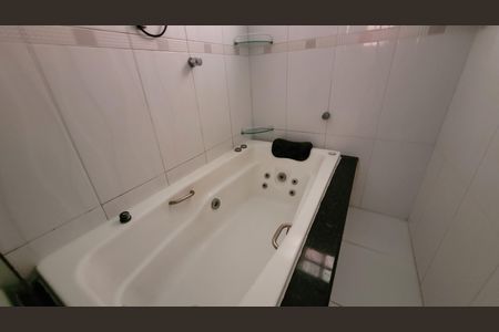 Casa para alugar com 150m², 3 quartos e 3 vagas Casa para alugar com 150m², 3 quartos e 3 vagasBanheiro Suite