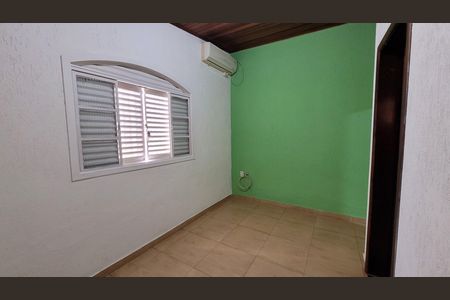 Casa para alugar com 150m², 3 quartos e 3 vagas Casa para alugar com 150m², 3 quartos e 3 vagasSuite
