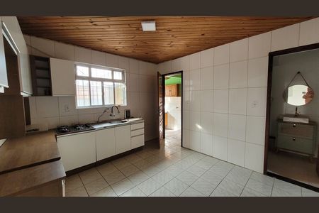 Casa para alugar com 150m², 3 quartos e 3 vagas Casa para alugar com 150m², 3 quartos e 3 vagasCozinha