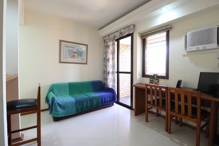 Sala de apartamento para alugar com 1 quarto, 35m² em Indianópolis, São Paulo