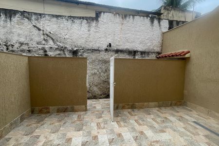 Casa para alugar com 49m², 2 quartos e sem vagaVaranda