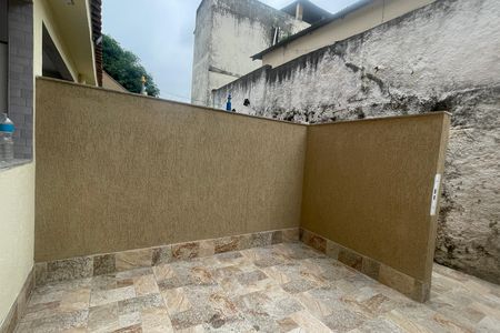 Casa para alugar com 49m², 2 quartos e sem vagaVaranda