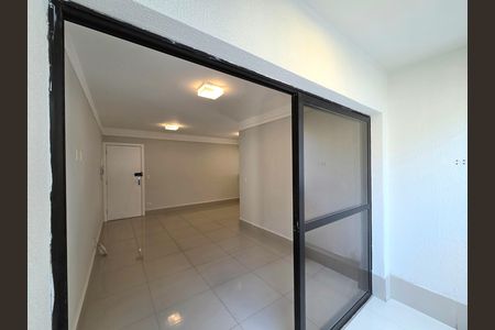 Apartamento para alugar com 65m², 2 quartos e 1 vaga Apartamento para alugar com 65m², 2 quartos e 1 vagaVaranda