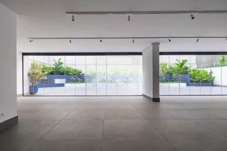 Apartamento à venda com 370m², 6 quartos e 3 vagas Apartamento à venda com 370m², 6 quartos e 3 vagasEspaço amplo com janelas grandes e iluminação natural, possuindo piso de porcelanato e iluminação de qualidade.