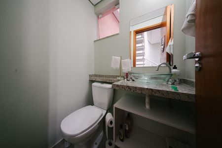 Casa à venda com 60m², 2 quartos e 2 vagas Casa à venda com 60m², 2 quartos e 2 vagasLavabo