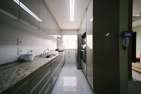 Casa à venda com 60m², 2 quartos e 2 vagas Casa à venda com 60m², 2 quartos e 2 vagasCozinha