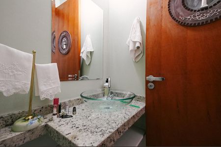 Casa à venda com 60m², 2 quartos e 2 vagas Casa à venda com 60m², 2 quartos e 2 vagasLavabo