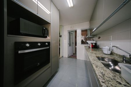 Casa à venda com 60m², 2 quartos e 2 vagas Casa à venda com 60m², 2 quartos e 2 vagasCozinha