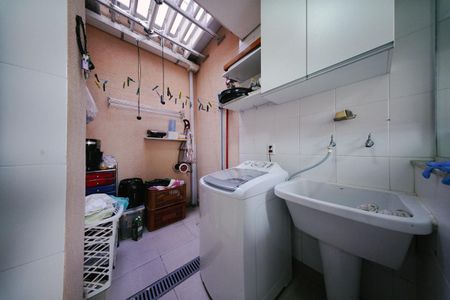 Casa à venda com 60m², 2 quartos e 2 vagas Casa à venda com 60m², 2 quartos e 2 vagasÁrea de Serviço