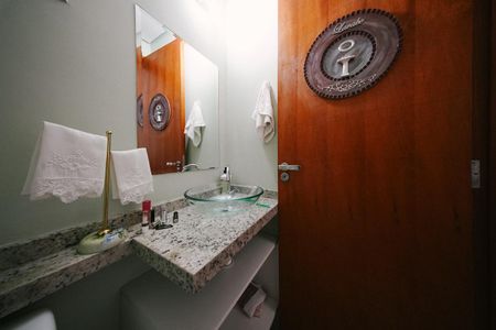 Casa à venda com 60m², 2 quartos e 2 vagas Casa à venda com 60m², 2 quartos e 2 vagasLavabo