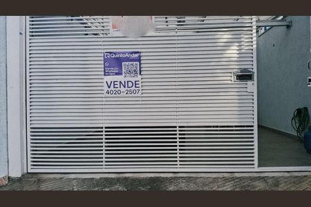 Casa à venda com 60m², 2 quartos e 2 vagas Casa à venda com 60m², 2 quartos e 2 vagasFachada