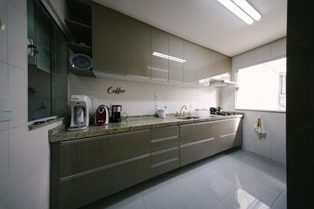 Casa à venda com 60m², 2 quartos e 2 vagas Casa à venda com 60m², 2 quartos e 2 vagasCozinha