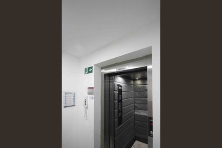 Studio para alugar com 35m², 1 quarto e sem vaga Studio para alugar com 35m², 1 quarto e sem vagaElevador