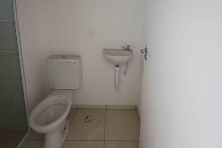 Banheiro de kitnet/studio para alugar com 1 quarto, 36m² em Vila Granada, São Paulo