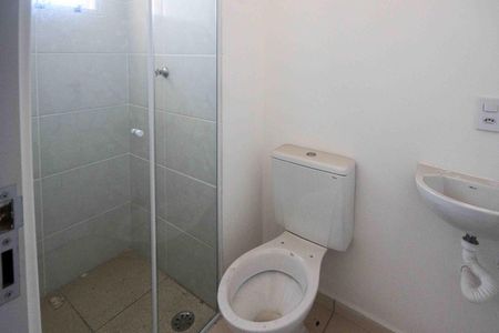 Banheiro de kitnet/studio para alugar com 1 quarto, 38m² em Vila Granada, São Paulo