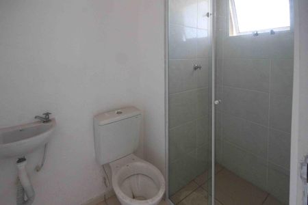 Banheiro de kitnet/studio para alugar com 1 quarto, 35m² em Vila Granada, São Paulo