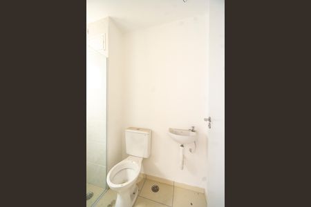 Banheiro de kitnet/studio para alugar com 1 quarto, 35m² em Vila Granada, São Paulo