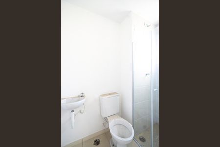 Banheiro  de kitnet/studio para alugar com 1 quarto, 35m² em Vila Granada, São Paulo