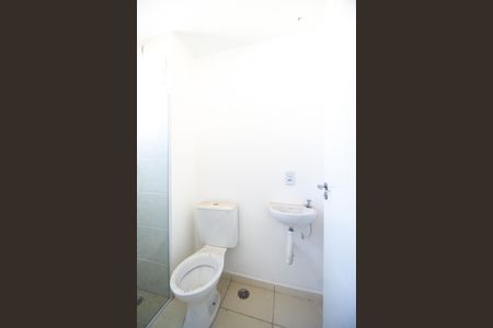 Banheiro  de kitnet/studio para alugar com 1 quarto, 36m² em Vila Granada, São Paulo