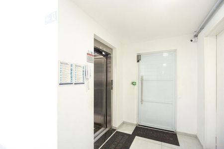 Studio para alugar com 34m², 1 quarto e sem vaga Studio para alugar com 34m², 1 quarto e sem vagaHall do elevador