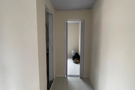 Corredor de casa para alugar com 1 quarto, 50m² em Parque Duque, Duque de Caxias
