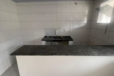 Cozinha de casa para alugar com 1 quarto, 50m² em Parque Duque, Duque de Caxias