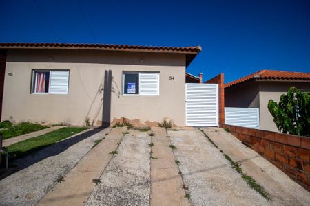Casa de condomínio para alugar com 70m², 2 quartos e 2 vagas Casa de condomínio para alugar com 70m², 2 quartos e 2 vagasFachada
