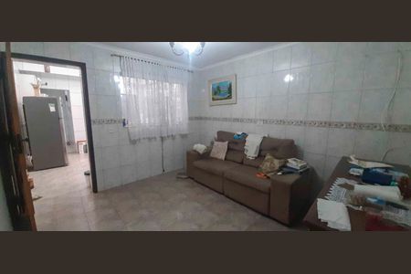 Casa à venda com 171m², 4 quartos e 3 vagas Casa à venda com 171m², 4 quartos e 3 vagasSala de TV