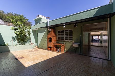 Casa para alugar com 310m², 2 quartos e 5 vagas Casa para alugar com 310m², 2 quartos e 5 vagasÁrea de Serviço