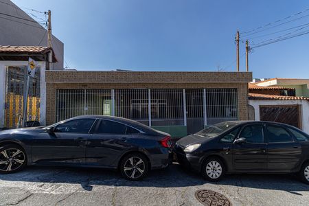 Casa para alugar com 310m², 2 quartos e 5 vagas Casa para alugar com 310m², 2 quartos e 5 vagasFachada
