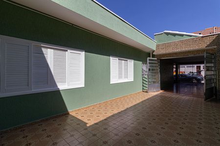 Casa para alugar com 310m², 2 quartos e 5 vagas Casa para alugar com 310m², 2 quartos e 5 vagasQuintal